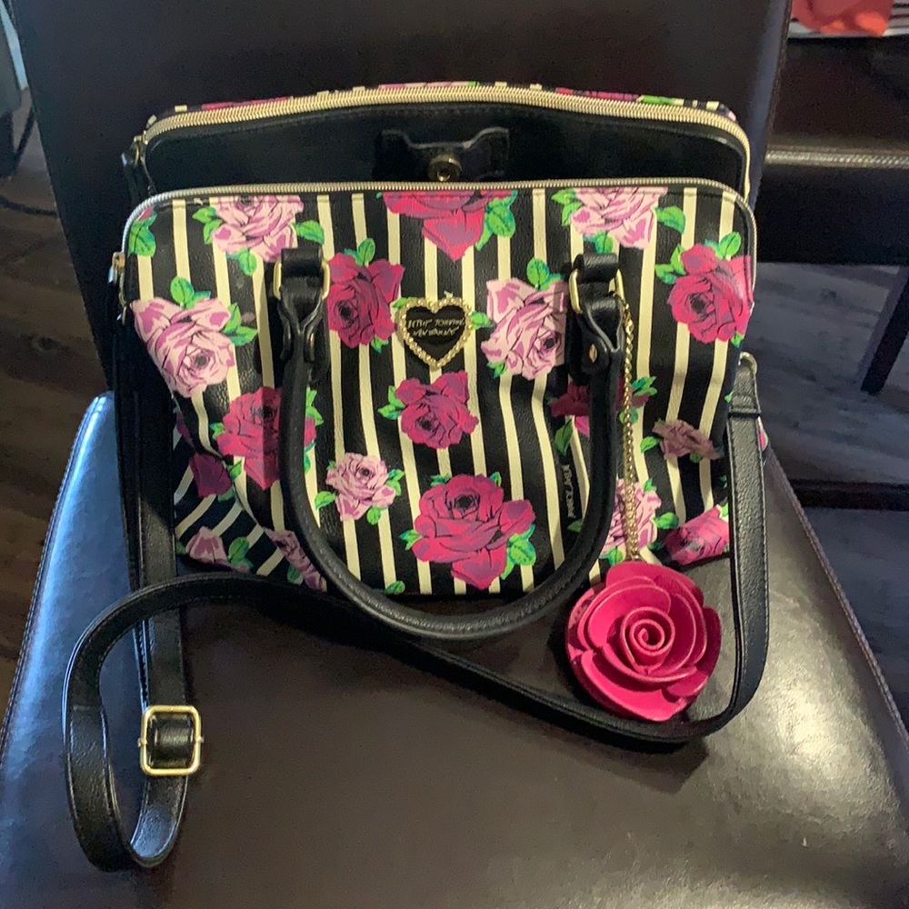 Betsey Johnson floral rose bag zippered